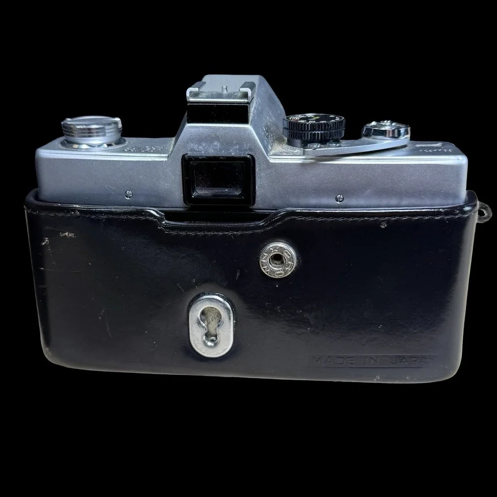 Minolta‎ SRT101 SRT 101 35mm Film SLR Camera with 58MM lens and Case